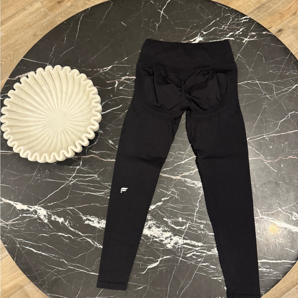 Fabletics Black High-Waist Seamless Scrunch High-Waisted Legging - Picture 3 of 3